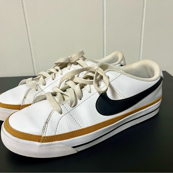 Excellent Condition Nike Court Legacy Sneakers - Picture 4 of 4
